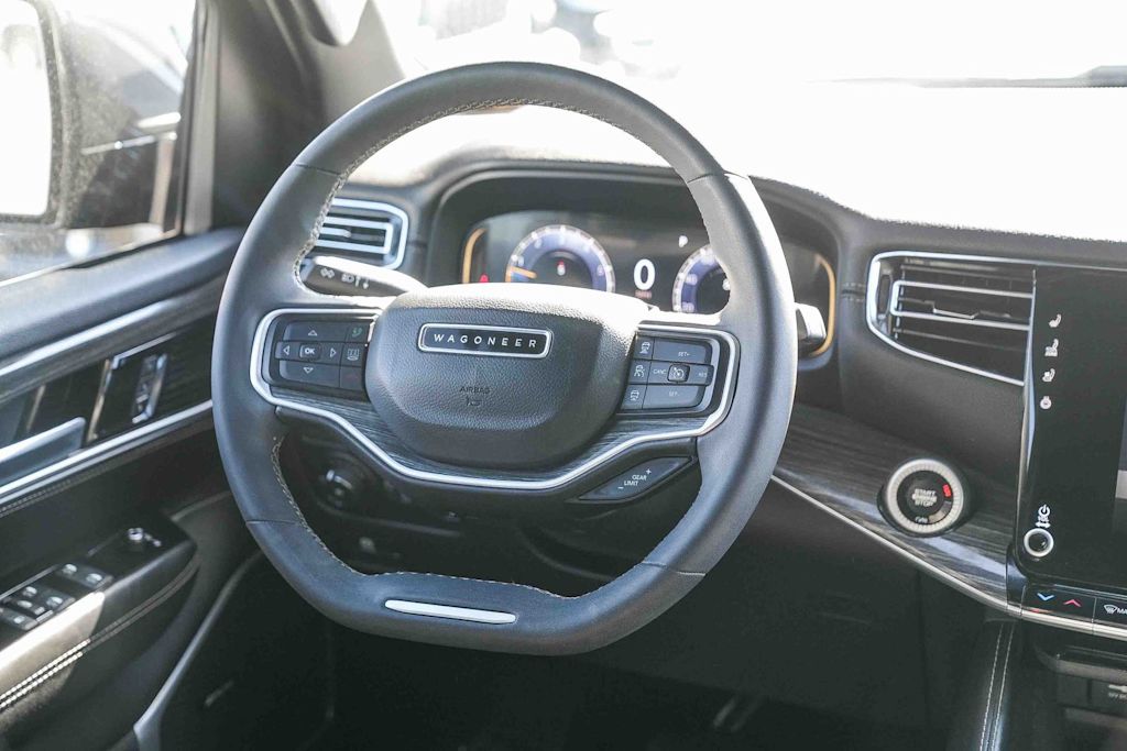 Thumbnail: 2022 Jeep Wagoneer - 2