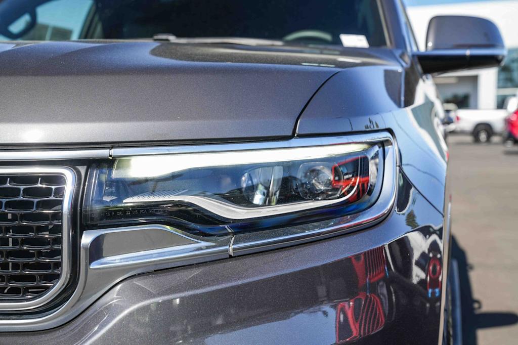 Thumbnail: 2022 Jeep Wagoneer - 15