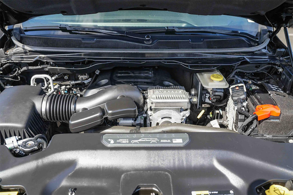 Thumbnail: 2022 Jeep Wagoneer - 6