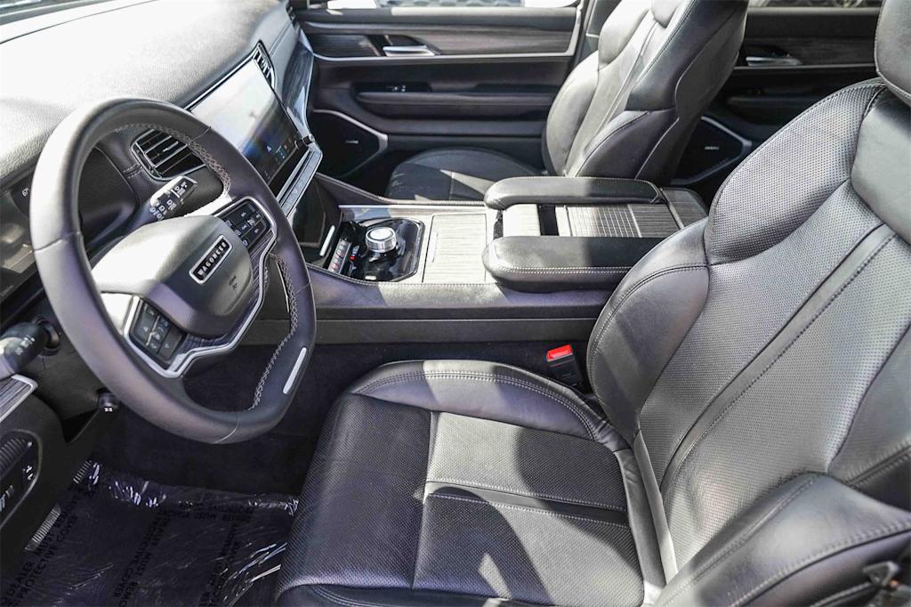 Thumbnail: 2022 Jeep Wagoneer - 9