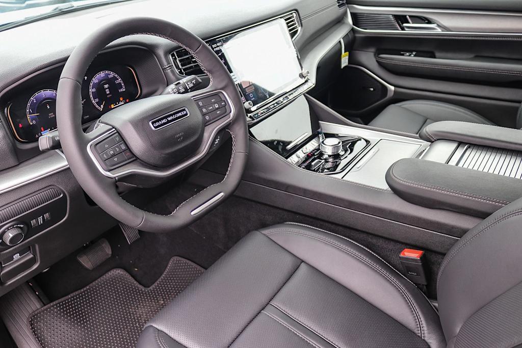 Thumbnail: 2026 Jeep Grand Wagoneer - 11