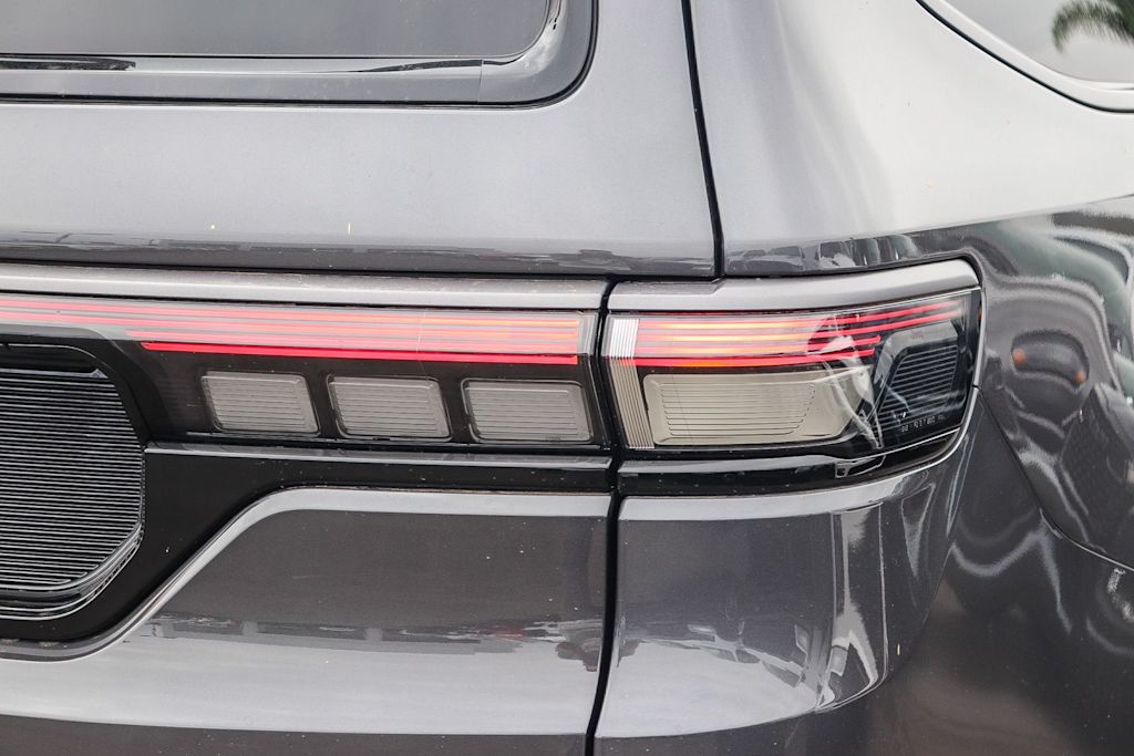 Thumbnail: 2026 Jeep Grand Wagoneer - 19