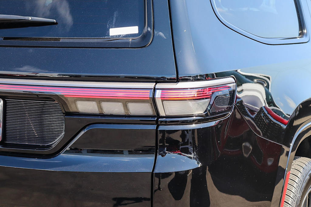 Thumbnail: 2026 Jeep Grand Wagoneer - 18