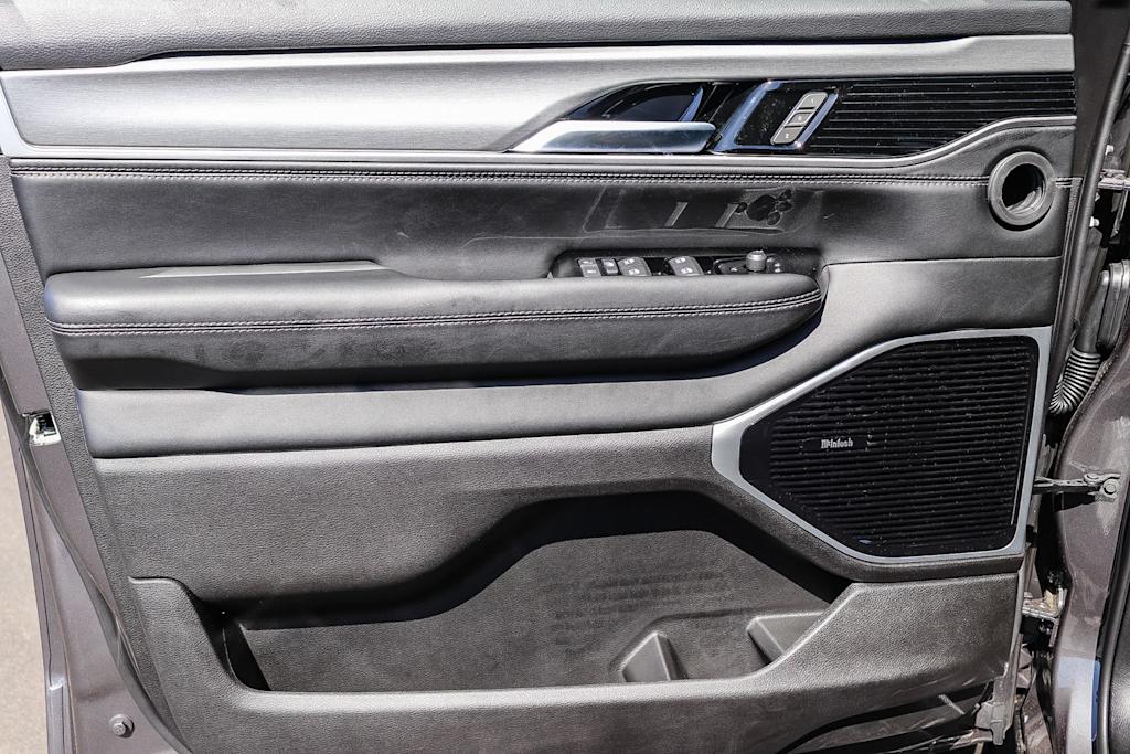 Thumbnail: 2026 Jeep Grand Wagoneer - 25