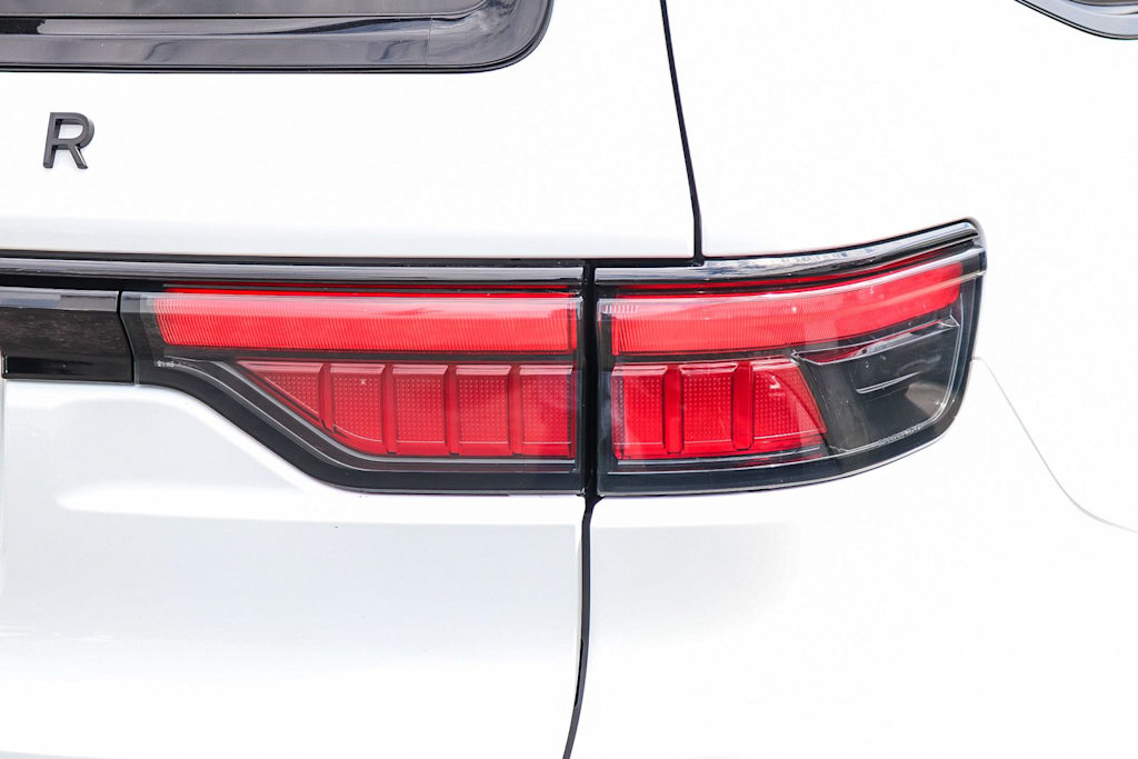 Thumbnail: 2025 Jeep Wagoneer - 15