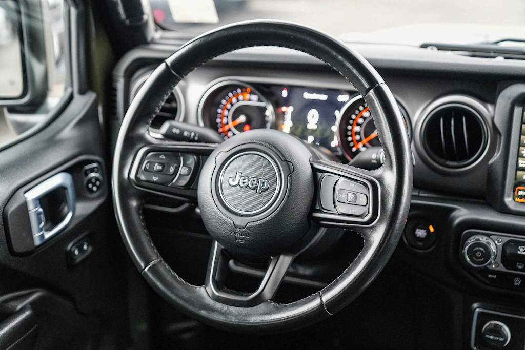 Thumbnail: 2021 Jeep Gladiator - 12