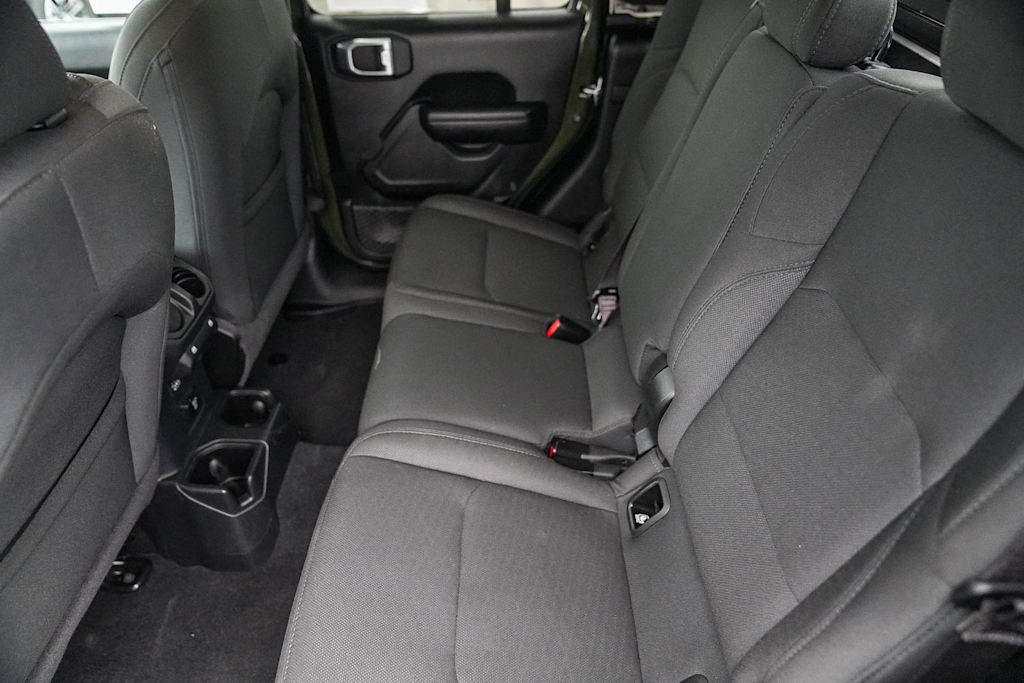 Thumbnail: 2021 Jeep Gladiator - 11