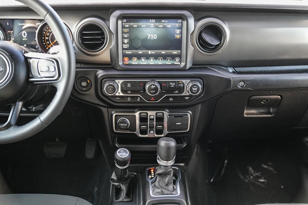 Thumbnail: 2023 Jeep Gladiator - 11