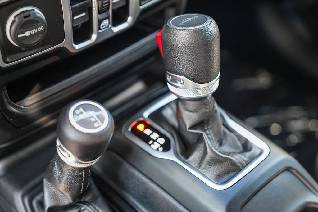 Thumbnail: 2023 Jeep Gladiator - 12