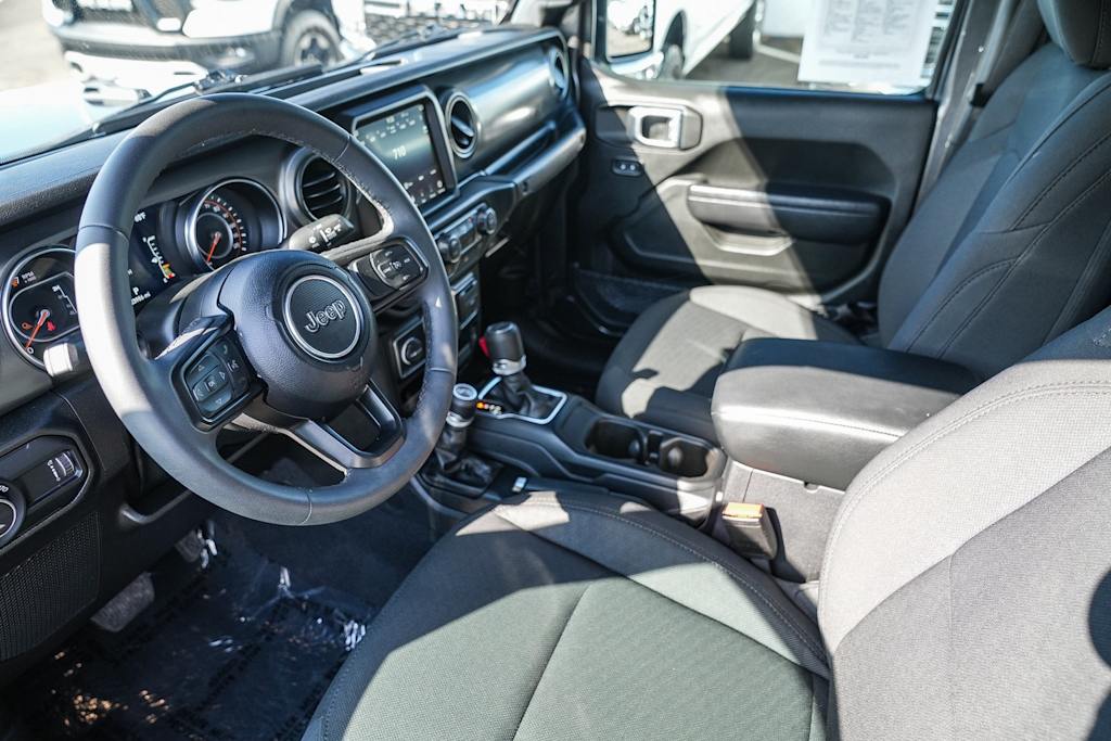 Thumbnail: 2023 Jeep Gladiator - 10