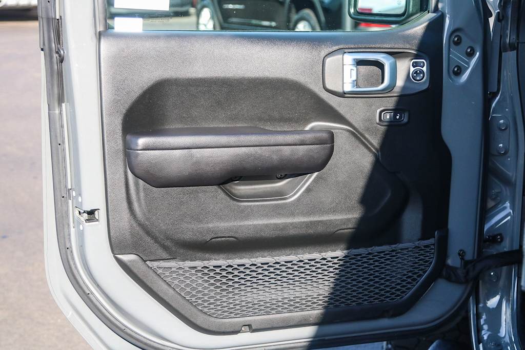 Thumbnail: 2021 Jeep Gladiator - 28