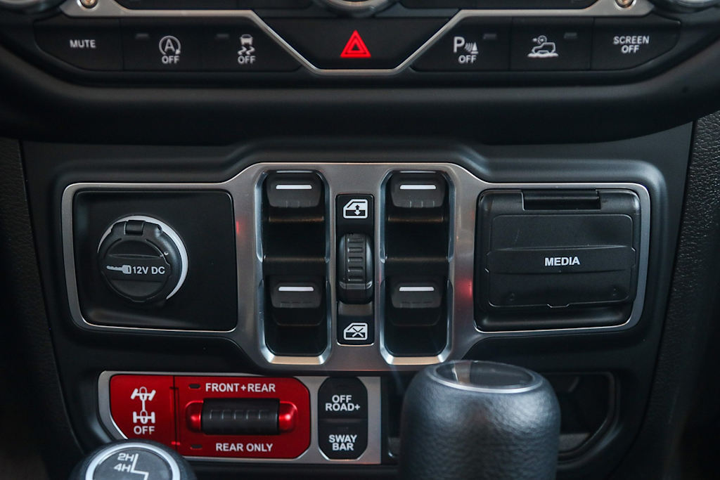 Thumbnail: 2021 Jeep Gladiator - 25