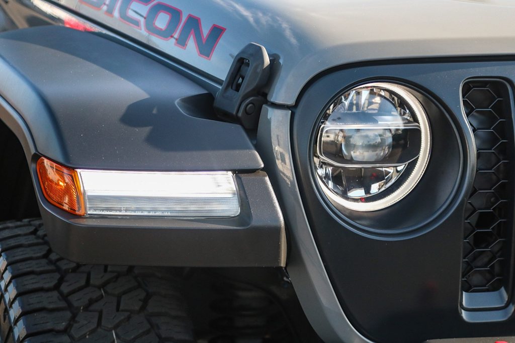 Thumbnail: 2021 Jeep Gladiator - 19