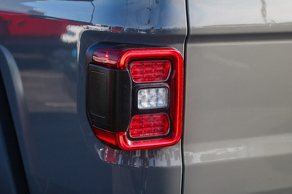 Thumbnail: 2021 Jeep Gladiator - 22