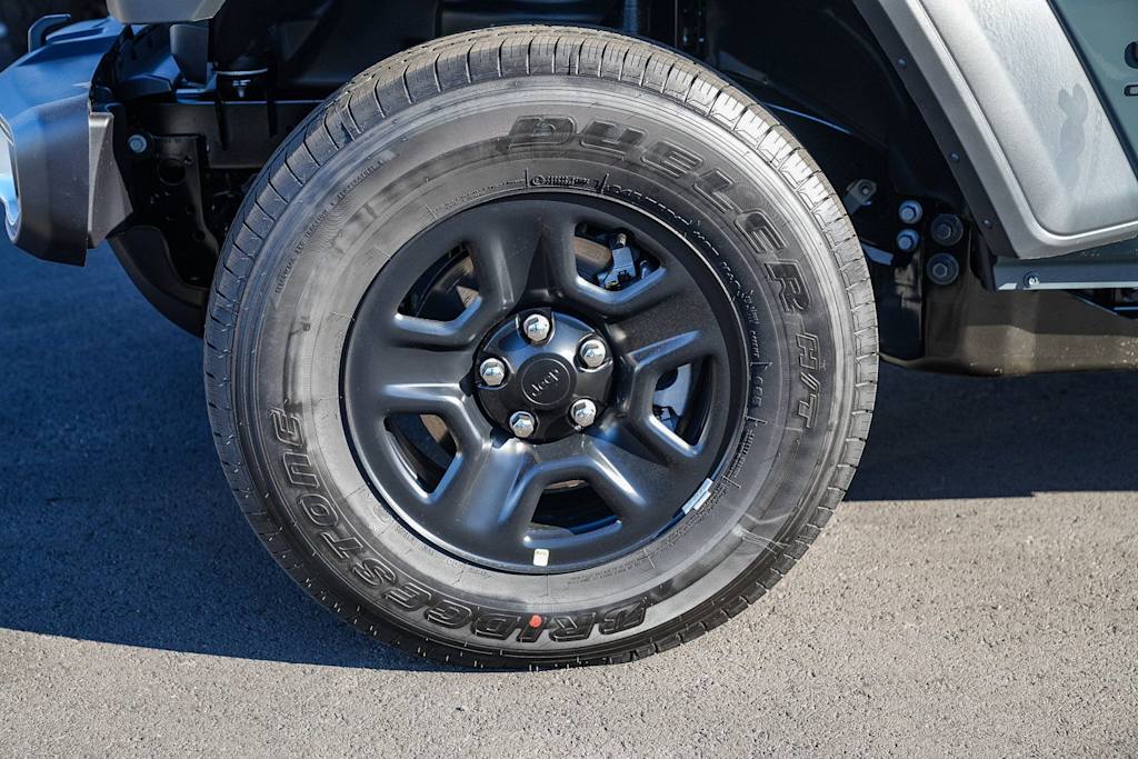 Thumbnail: 2026 Jeep Gladiator - 6
