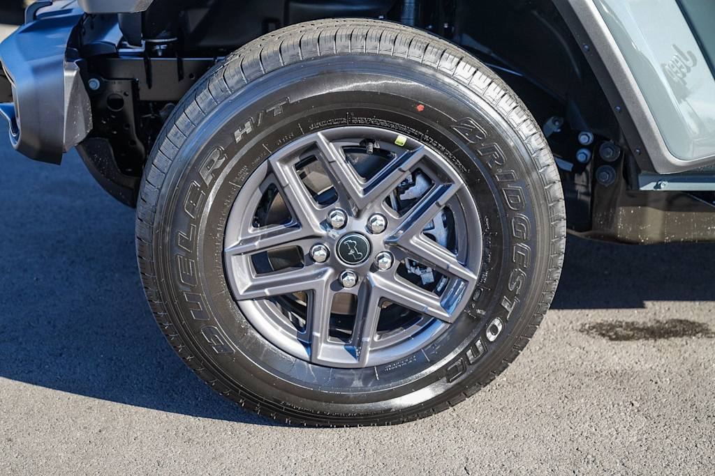 Thumbnail: 2026 Jeep Gladiator - 6