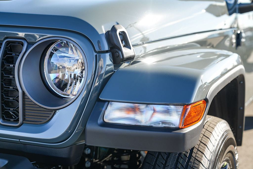 Thumbnail: 2026 Jeep Gladiator - 20