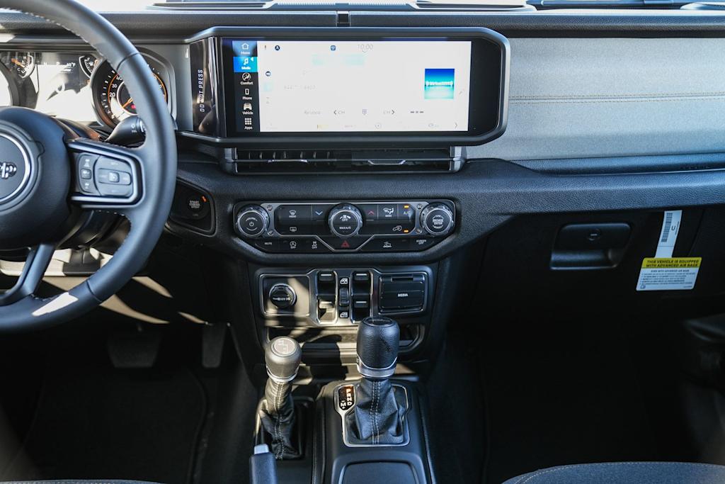 Thumbnail: 2026 Jeep Gladiator - 8