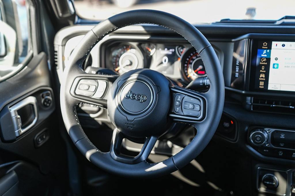 Thumbnail: 2026 Jeep Gladiator - 12