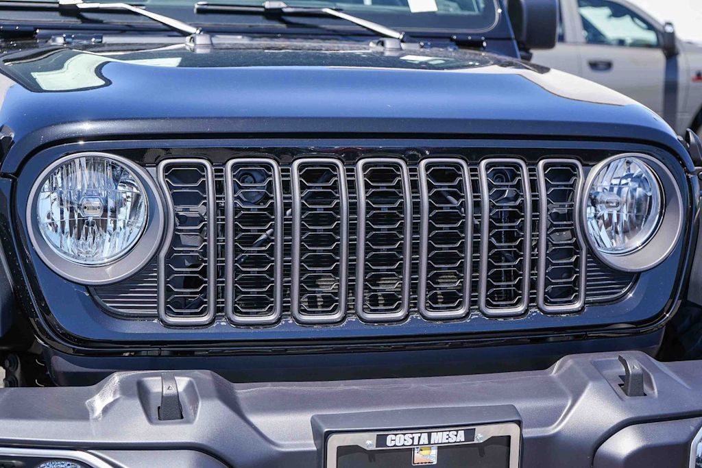 Thumbnail: 2026 Jeep Gladiator - 17