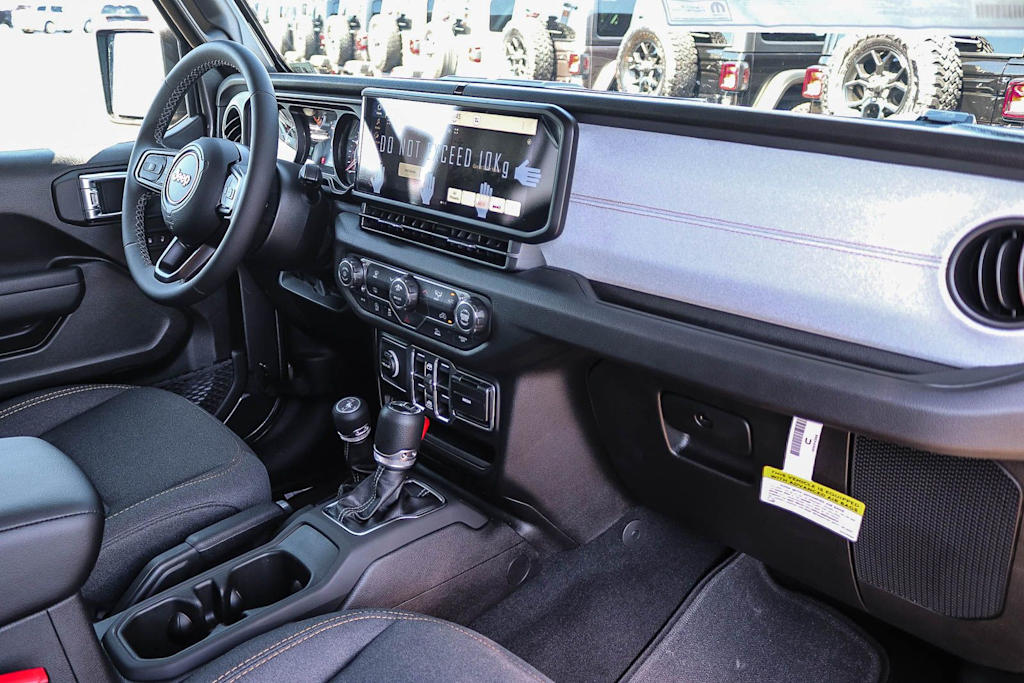 Thumbnail: 2026 Jeep Gladiator - 10