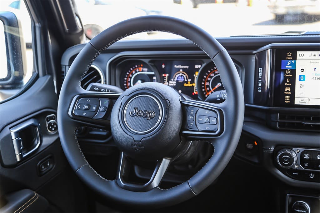 Thumbnail: 2025 Jeep Gladiator - 8