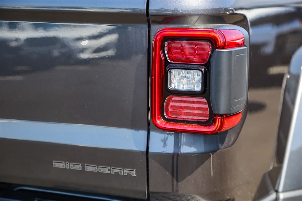 Thumbnail: 2025 Jeep Gladiator - 19