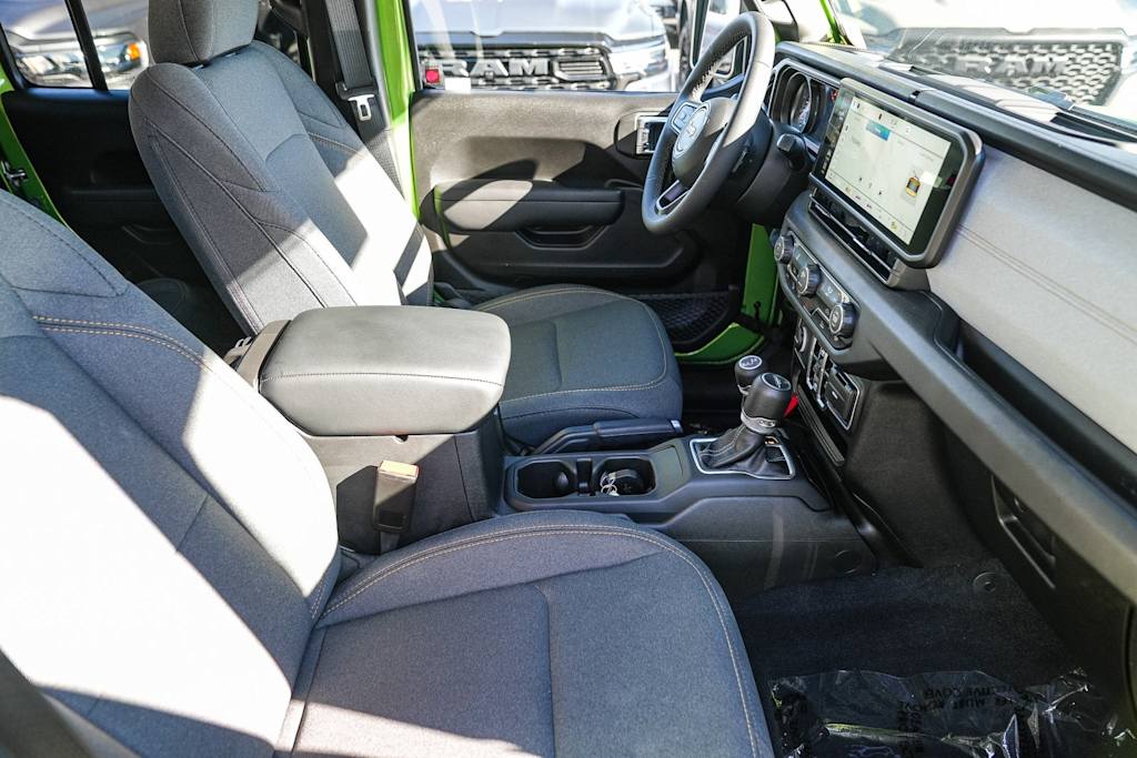 Thumbnail: 2025 Jeep Gladiator - 8