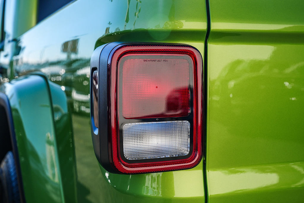 Thumbnail: 2025 Jeep Gladiator - 19