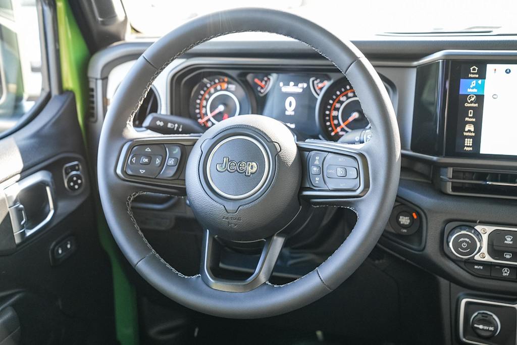 Thumbnail: 2025 Jeep Gladiator - 11