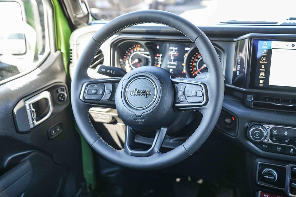 Thumbnail: 2026 Jeep Gladiator - 10