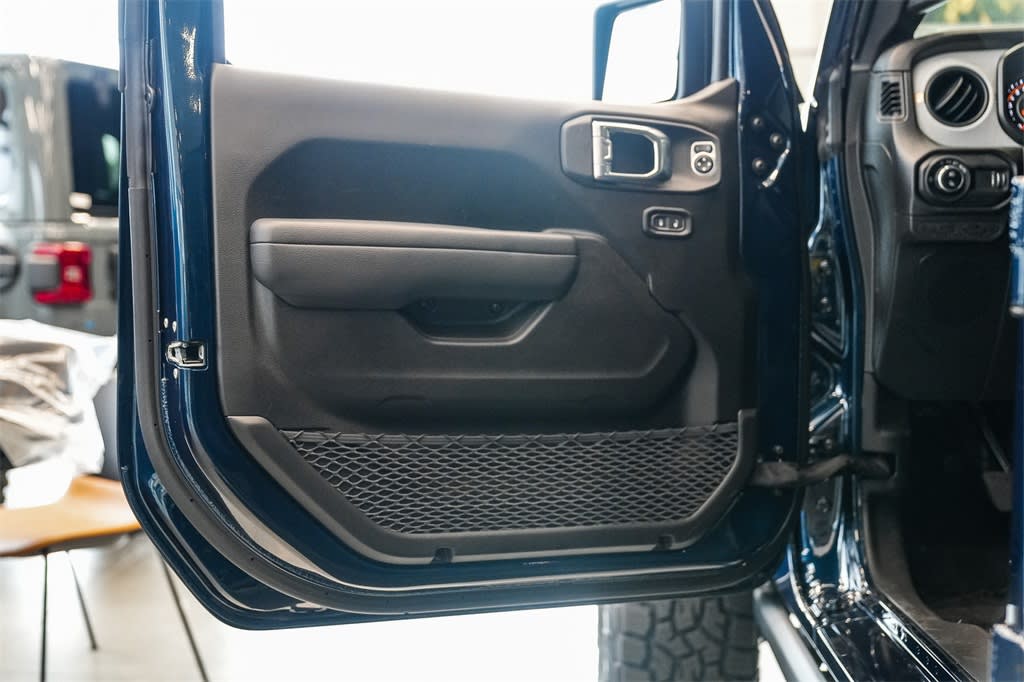 Thumbnail: 2025 Jeep Gladiator - 25