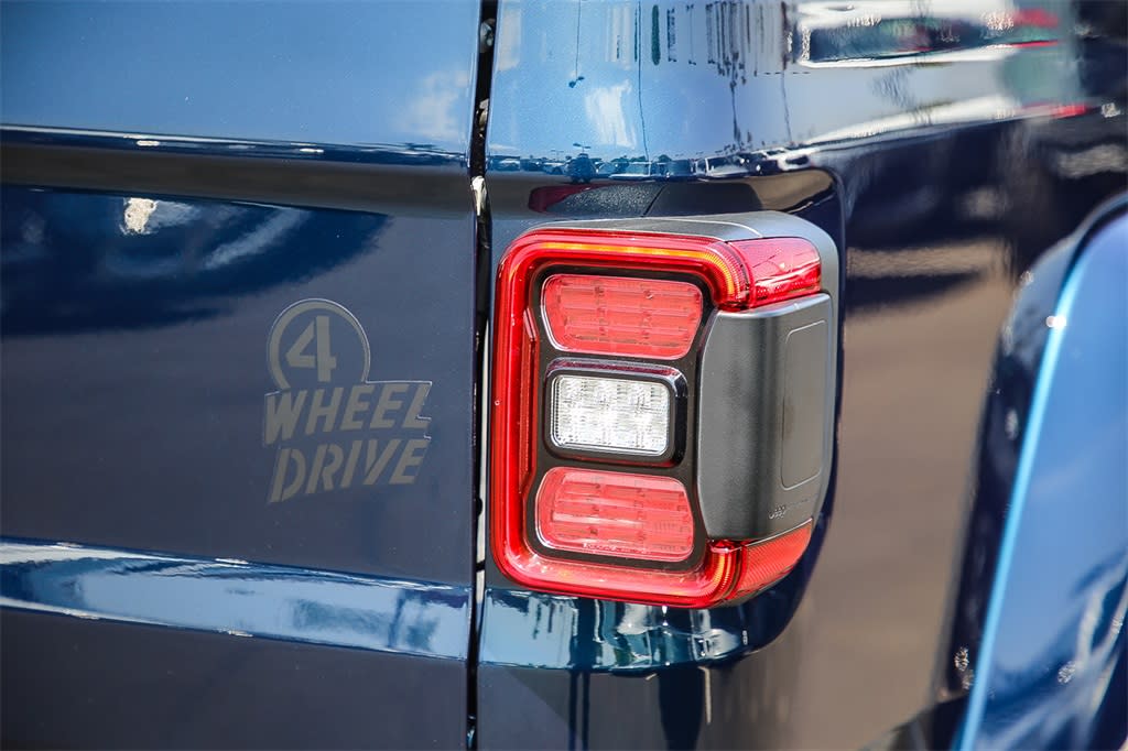 Thumbnail: 2025 Jeep Gladiator - 22