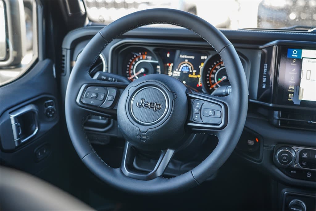 Thumbnail: 2025 Jeep Gladiator - 8