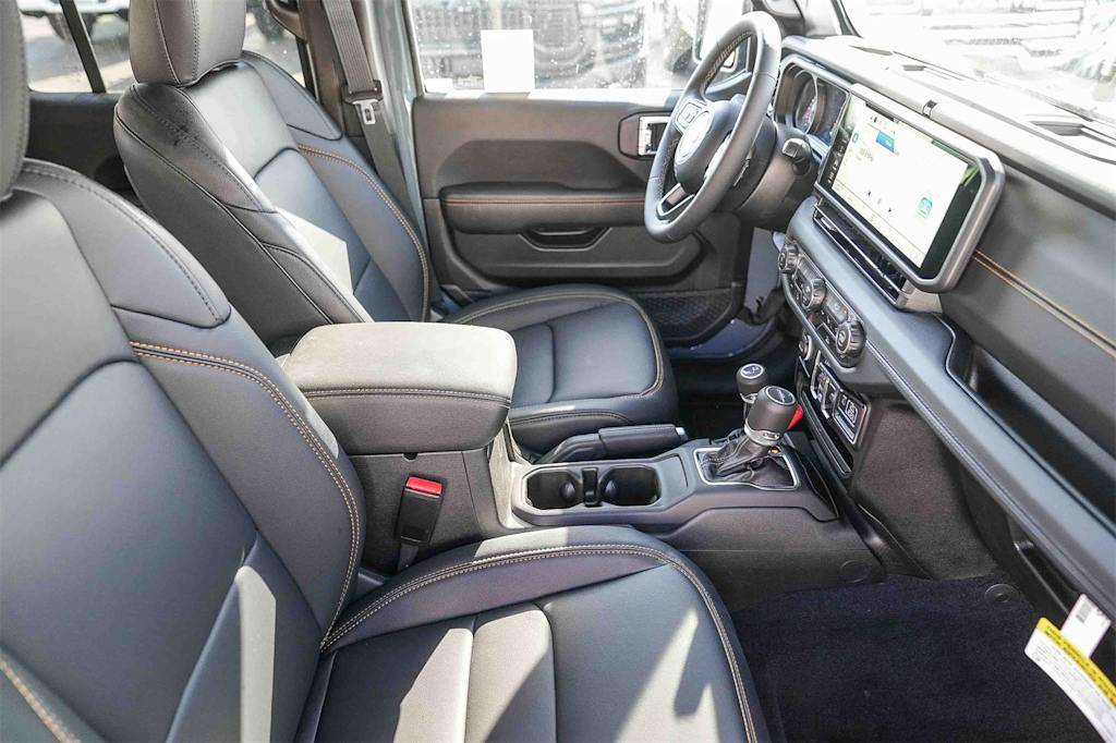 Thumbnail: 2025 Jeep Gladiator - 9