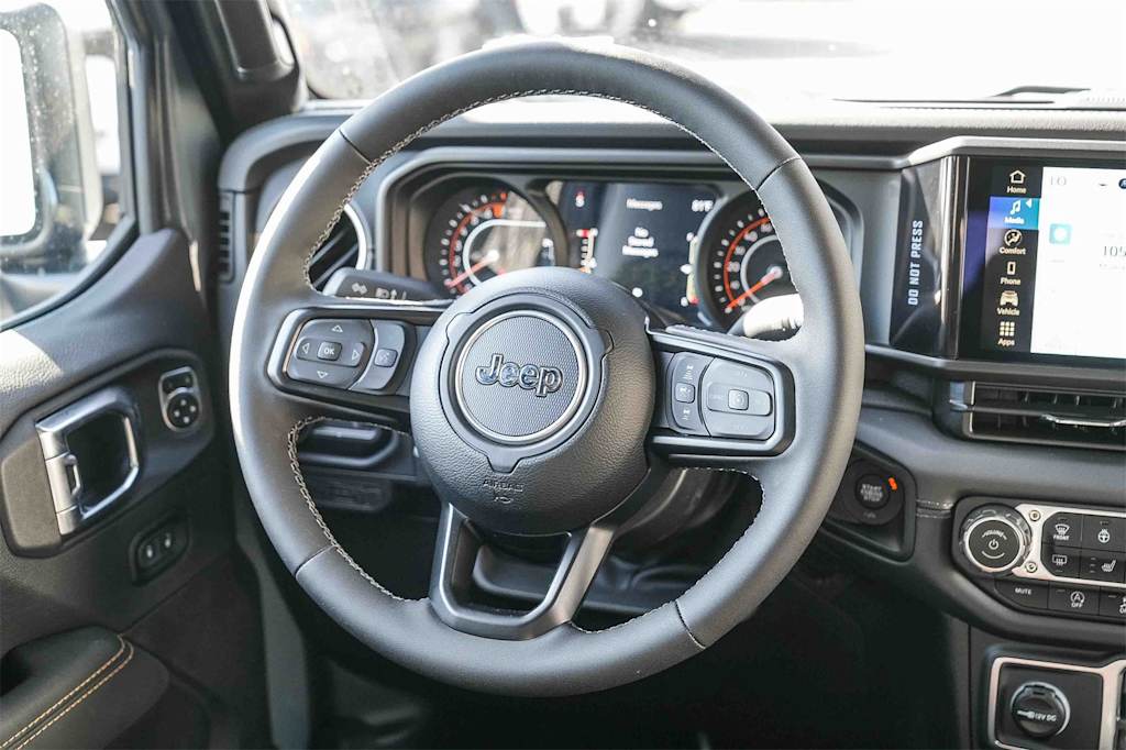 Thumbnail: 2025 Jeep Gladiator - 12