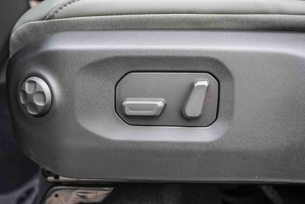 Thumbnail: 2026 Jeep Gladiator - 27