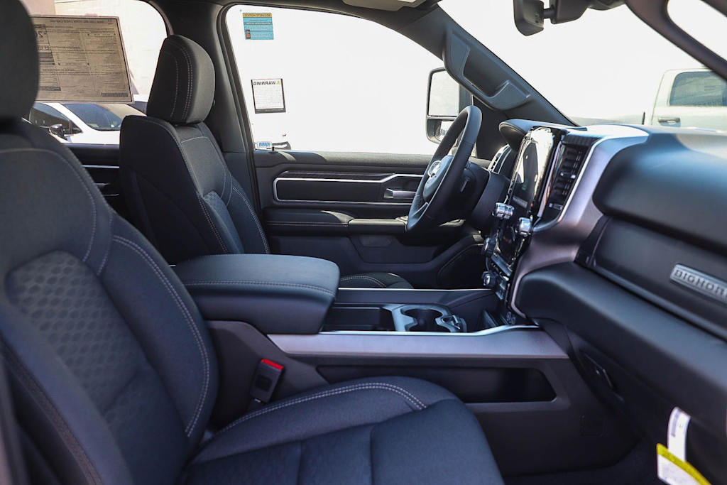 Thumbnail: 2026 RAM 1500 - 9