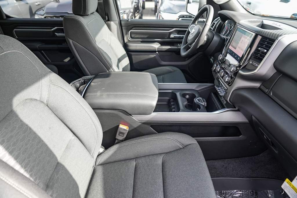 Thumbnail: 2026 RAM 1500 - 9