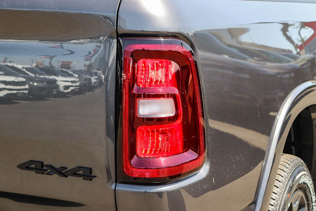 Thumbnail: 2026 RAM 1500 - 18