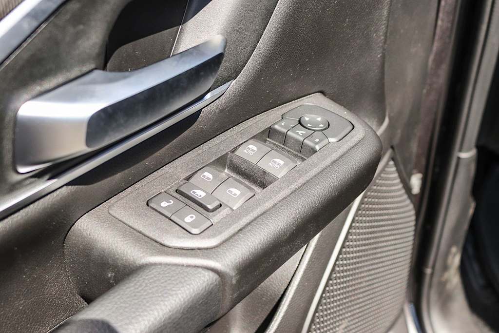 Thumbnail: 2026 RAM 1500 - 25
