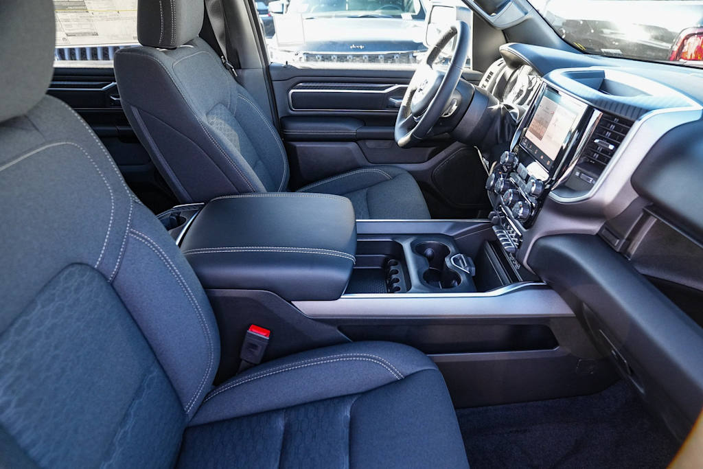 Thumbnail: 2026 RAM 1500 - 9