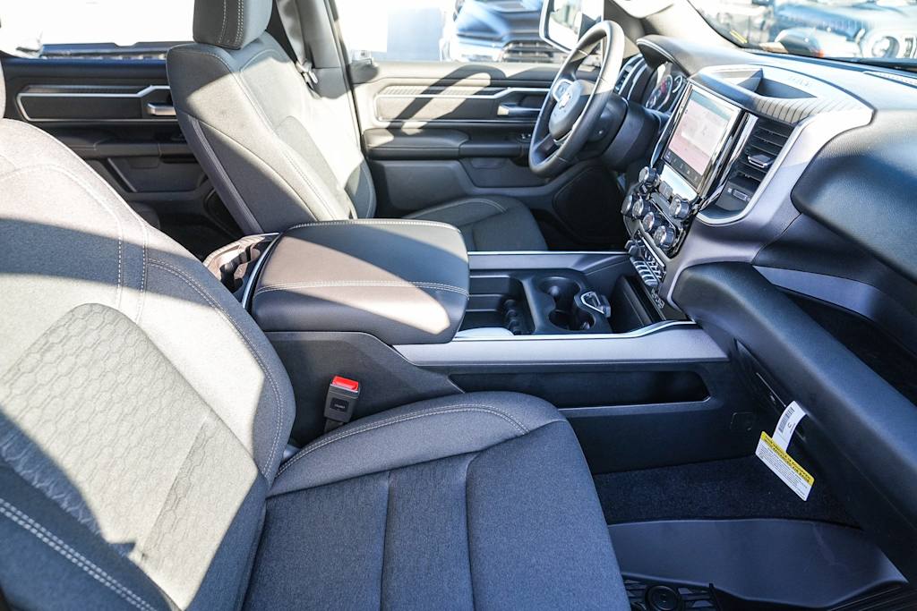 Thumbnail: 2026 RAM 1500 - 9