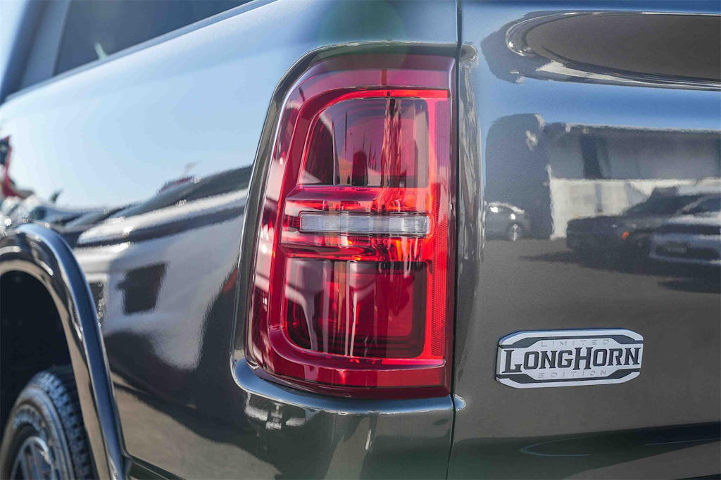 Thumbnail: 2026 RAM 1500 - 17