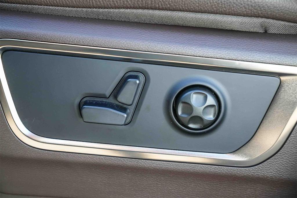 Thumbnail: 2026 RAM 1500 - 21