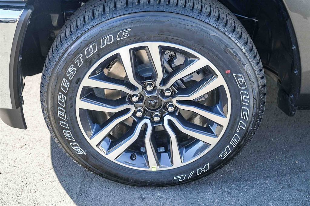 Thumbnail: 2026 RAM 1500 - 6