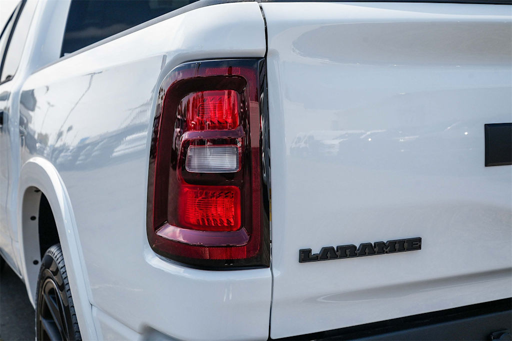 Thumbnail: 2026 RAM 1500 - 17