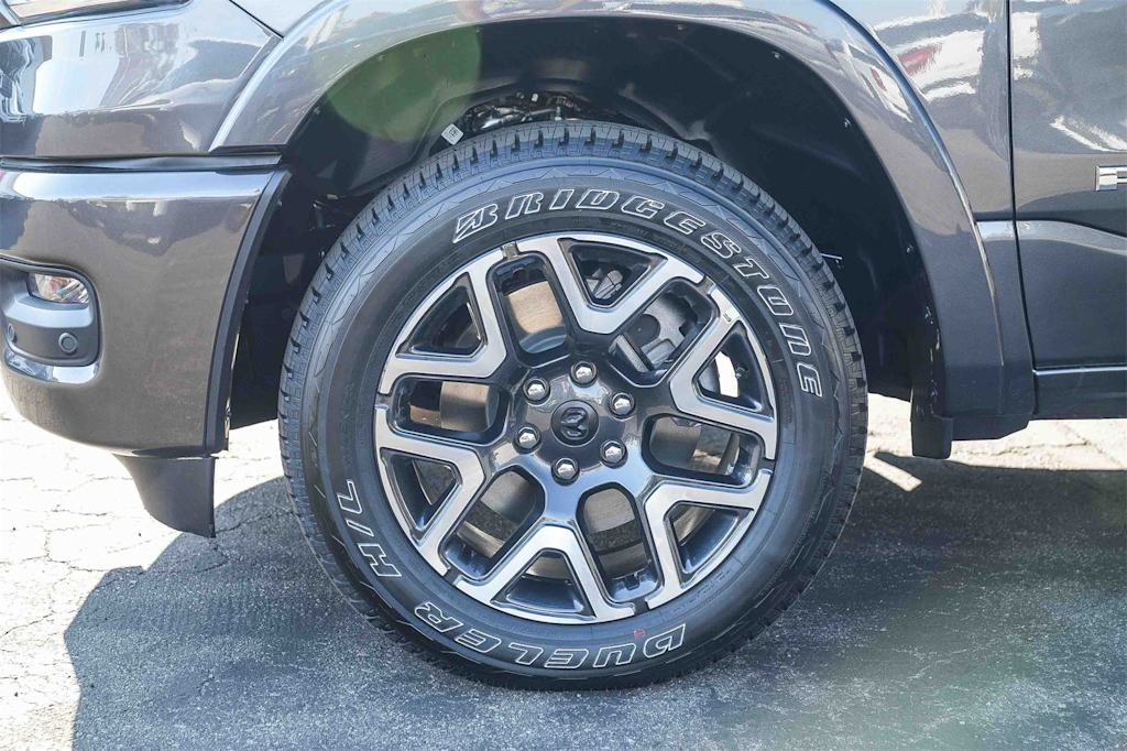 Thumbnail: 2026 RAM 1500 - 6