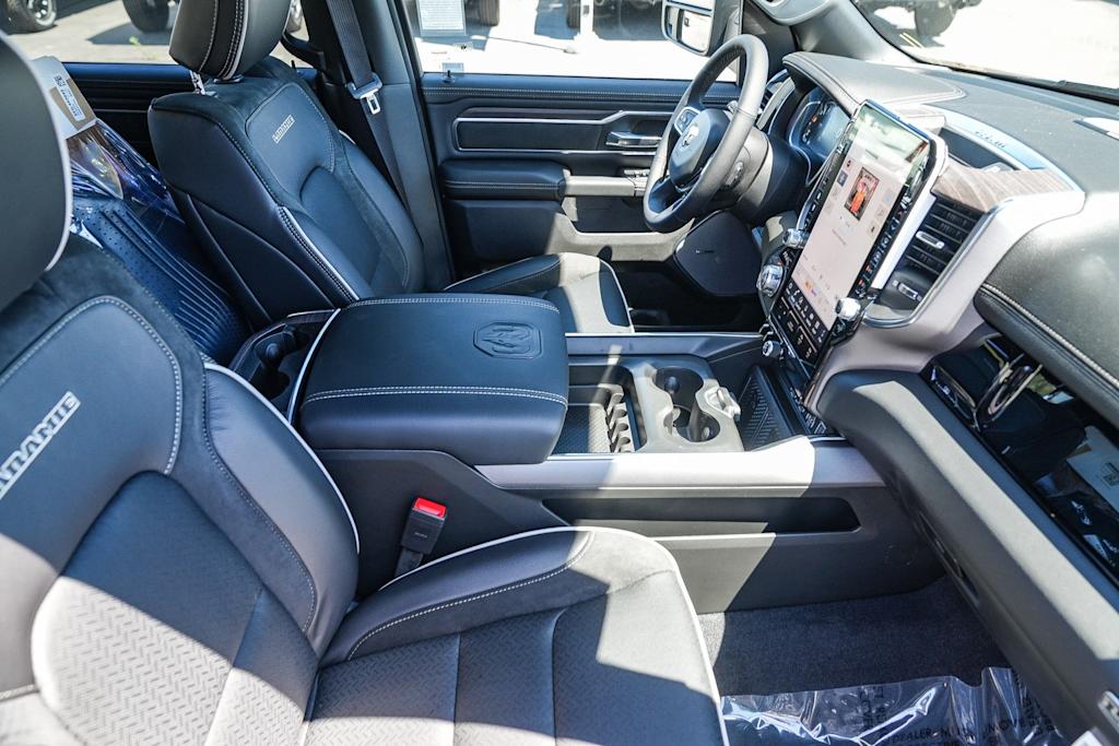 Thumbnail: 2026 RAM 1500 - 9