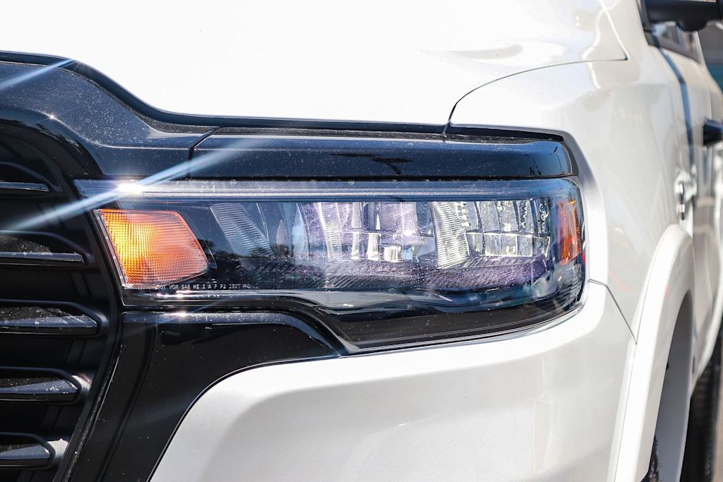 Thumbnail: 2026 RAM 1500 - 18